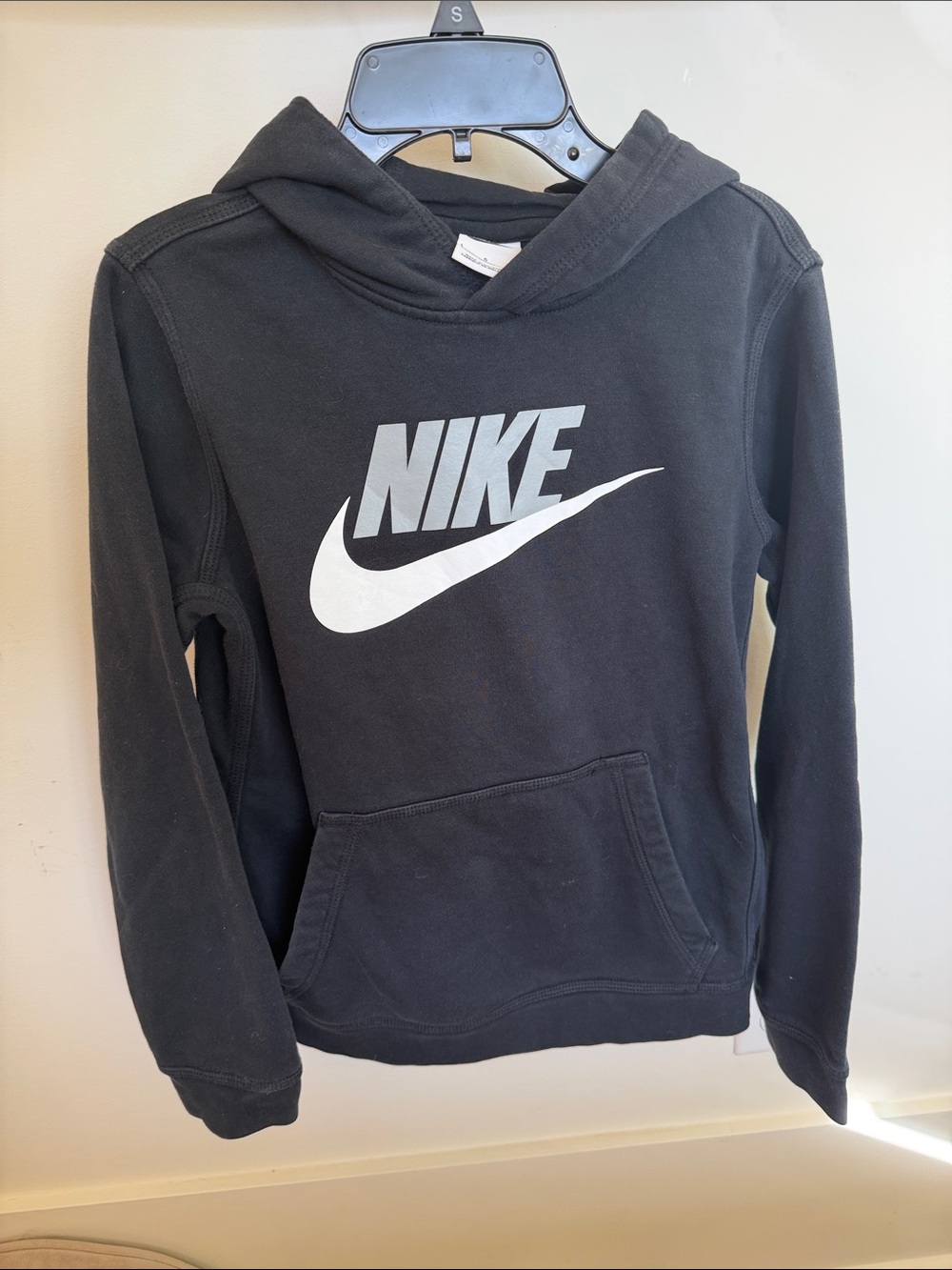 Nike kids sweatshirt black, large
